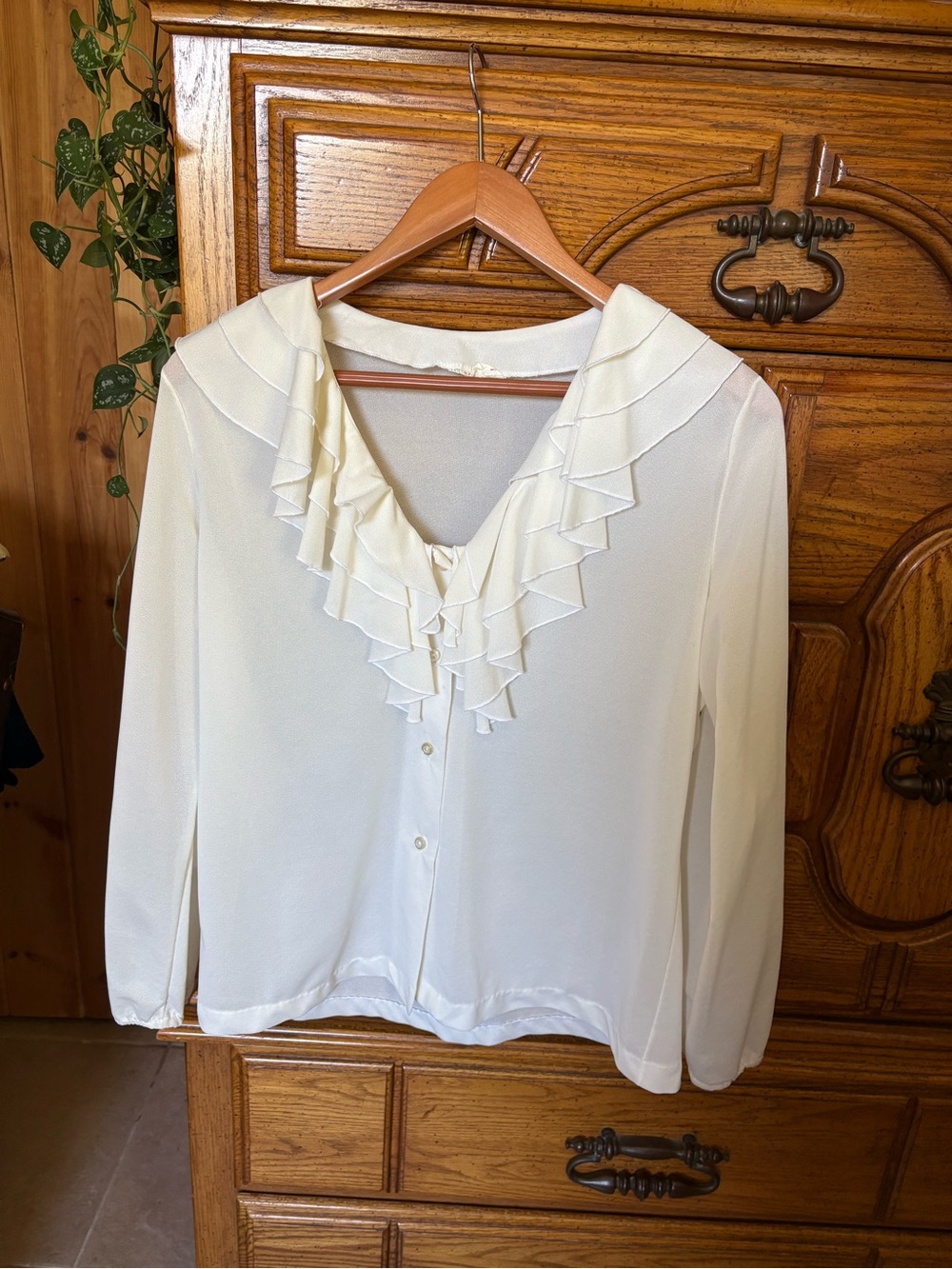 Vintage Elegant Ivory Ruffle-Trim Blouse - Women's Top